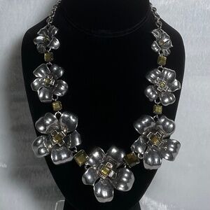 Marc by Marc Jacobs Stunning Modern Silver Tone Flower Necklace